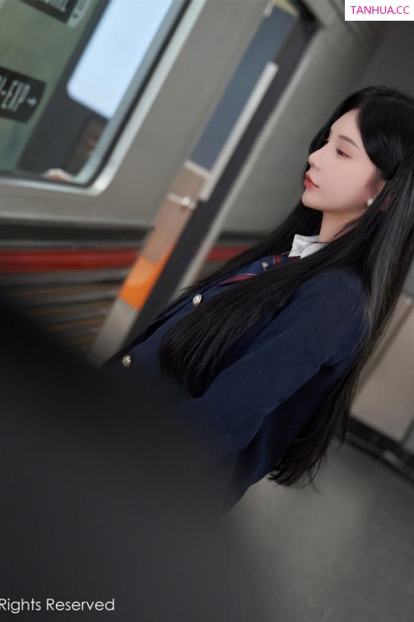 周于希dummy  [XiuRen]高清写真图 2023.07.14 No.7086 周于希Sally 制服短裙第14张图片